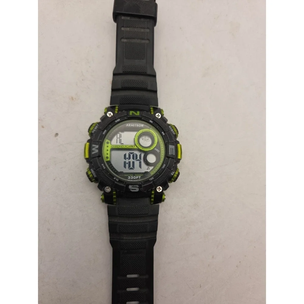 ARMITRON PRO SPORT MD12259(R) 40/8284 Water Resistant 330ft Men's Watch Works